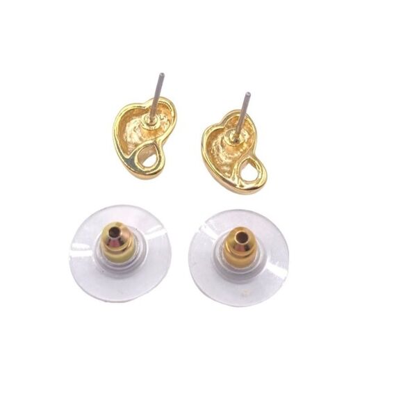 Gold flowing heart stud earrings - Picture 3 of 4